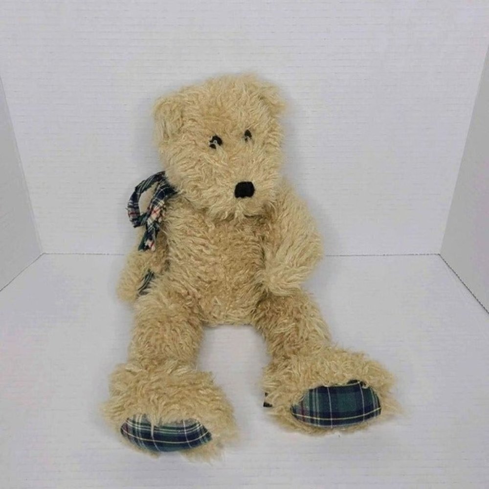 Boyd's Bear Plush Fuzzy Red and Green Plaid Bow and Foot Pad 17"